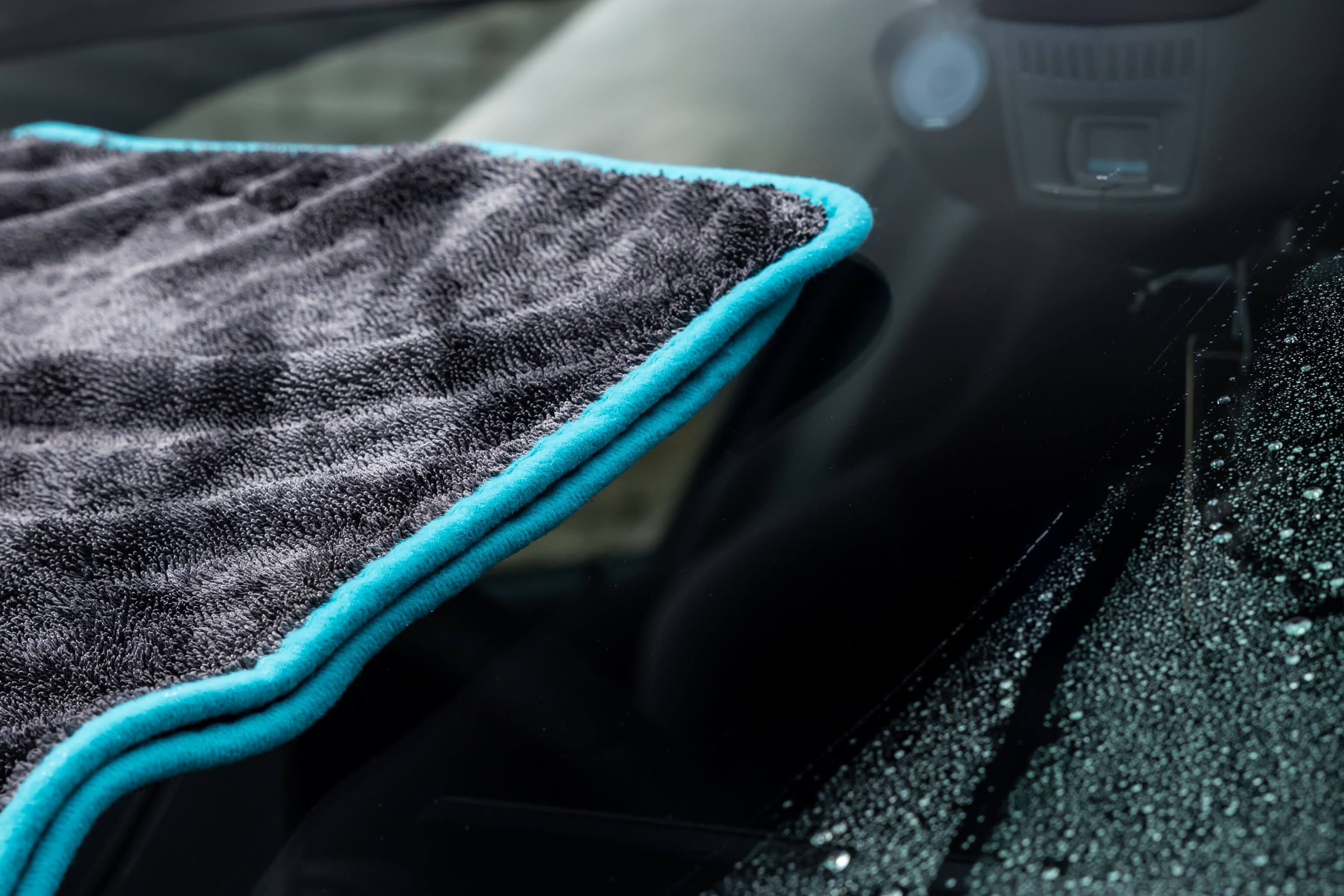 Auto Finesse | Silk Drying Towel – das ultimative Zubehör für die Autoaufbereitung