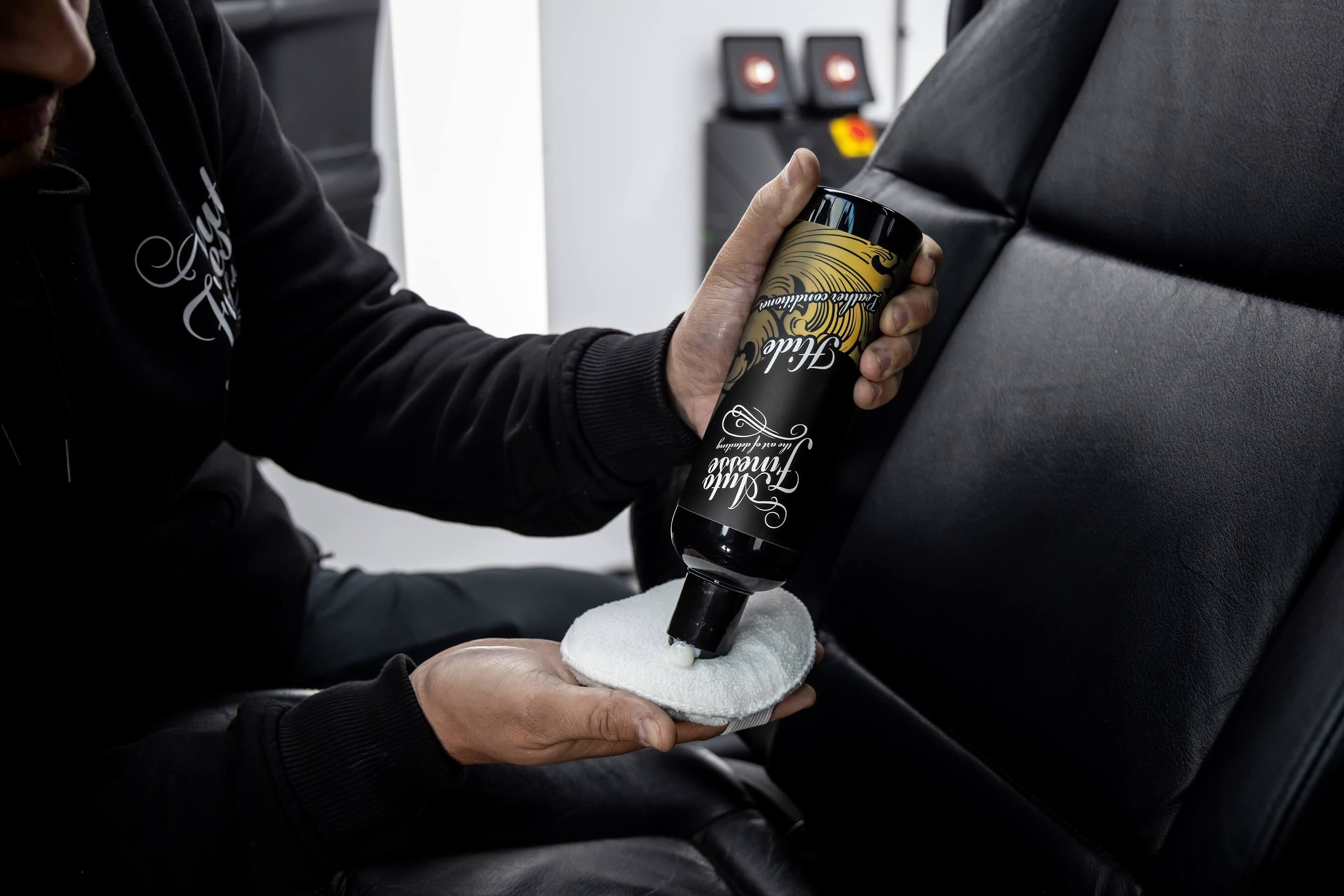 Auto Finesse | Hide Leather Conditioner | Lanoline et cire enrichie