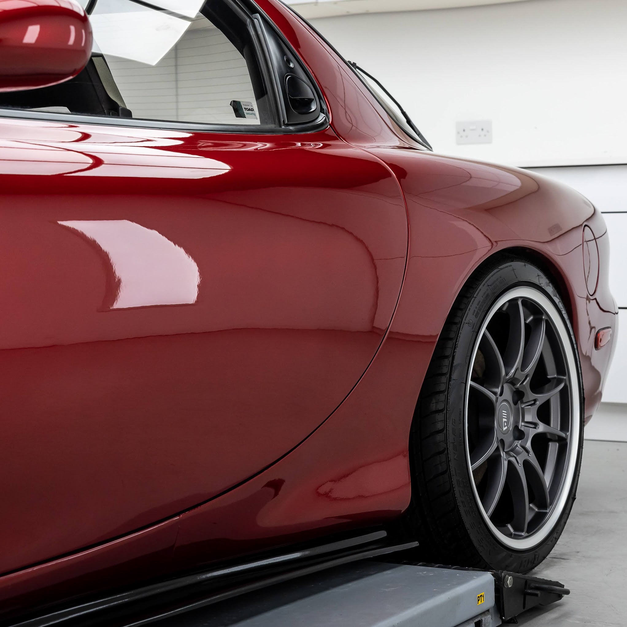 Ceramic Spray Wax_ After Applying Glossy Paintwork