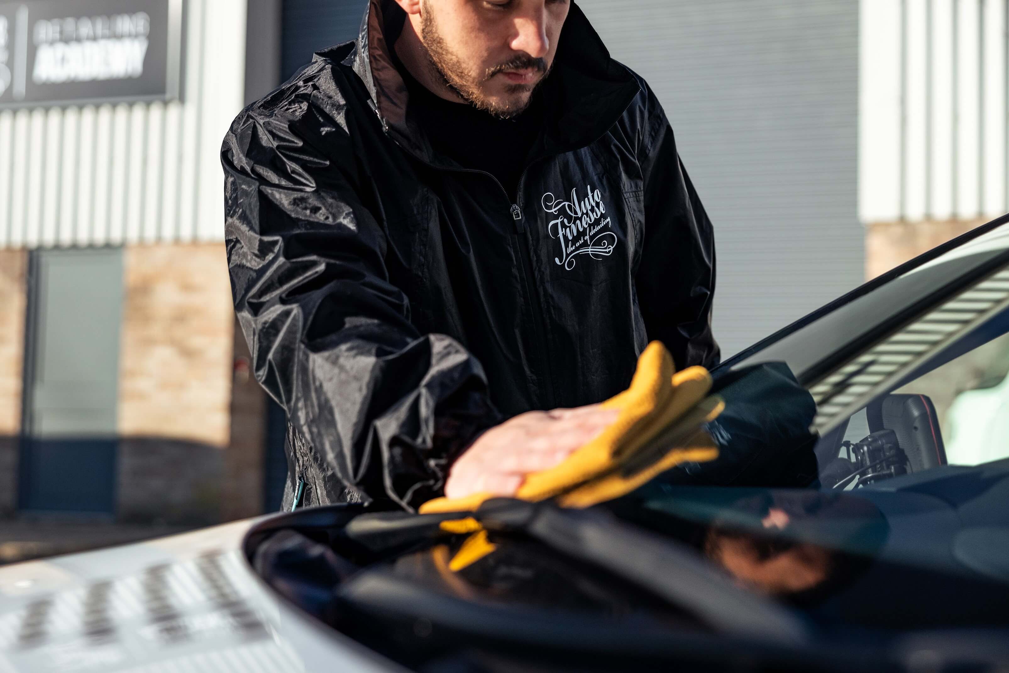 Auto Finesse | Die Detailers Windbreaker – 100 % wasserdicht – und 100 % stilvoll