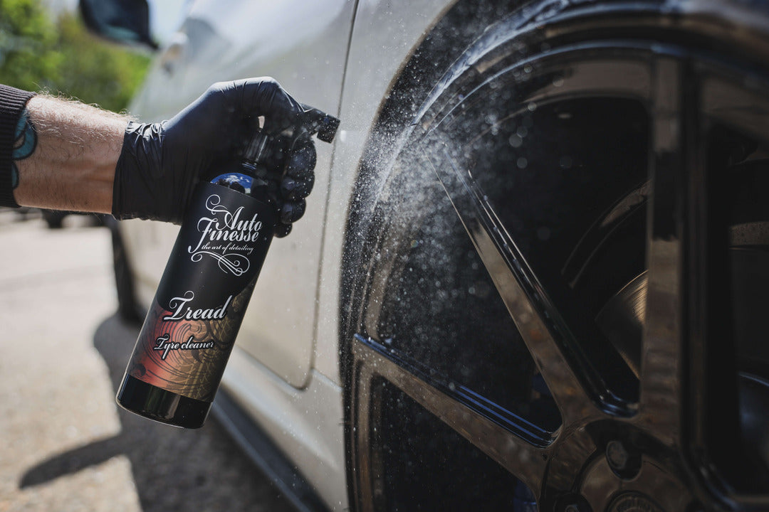 Auto Finesse | Tread Tyre Cleaner – einfach aufsprühen, schrubben und abspülen