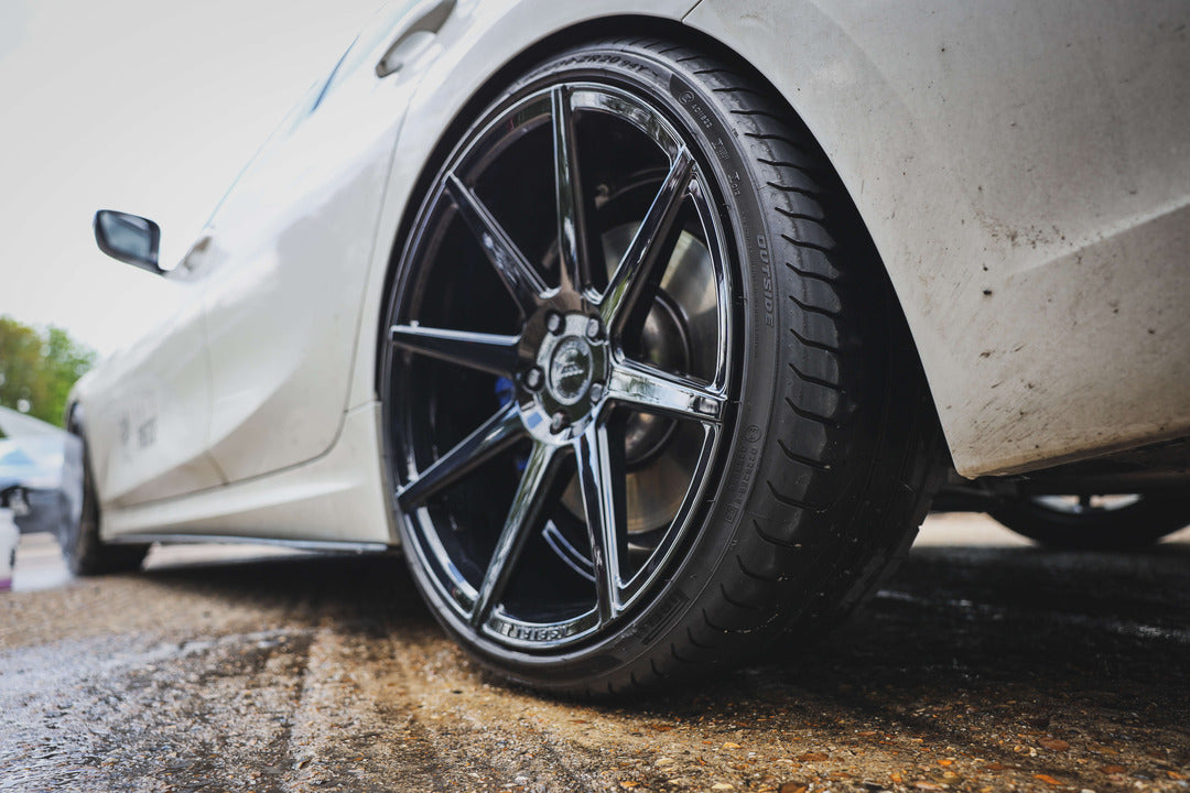 Auto Finesse | Tread Tyre Cleaner – einfach aufsprühen, schrubben und abspülen