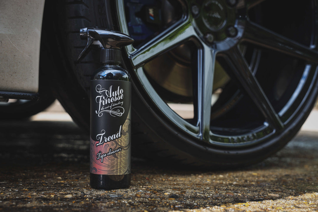 Auto Finesse | Tread Tyre Cleaner – einfach aufsprühen, schrubben und abspülen