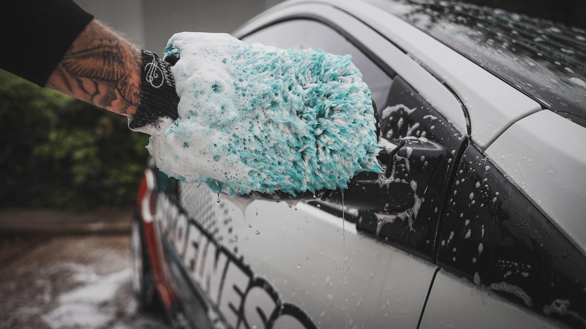 Using Plush Wash Mitt