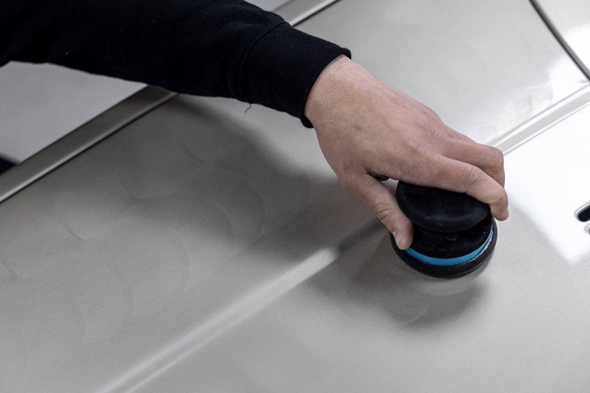 Applying Fusion Hybrid Car Wax