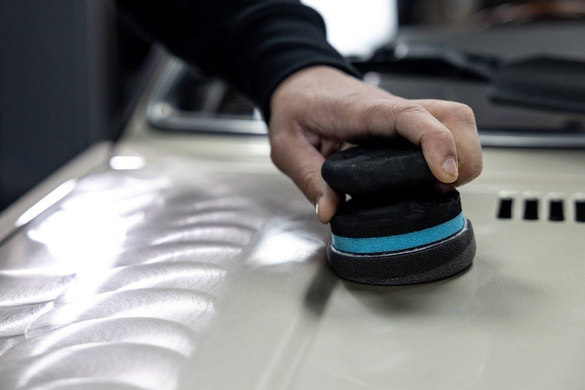 Applying Fusion Hybrid Car Wax